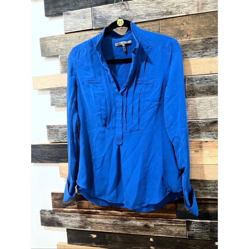 Halston blue silk blouse someβsnags size Medium
